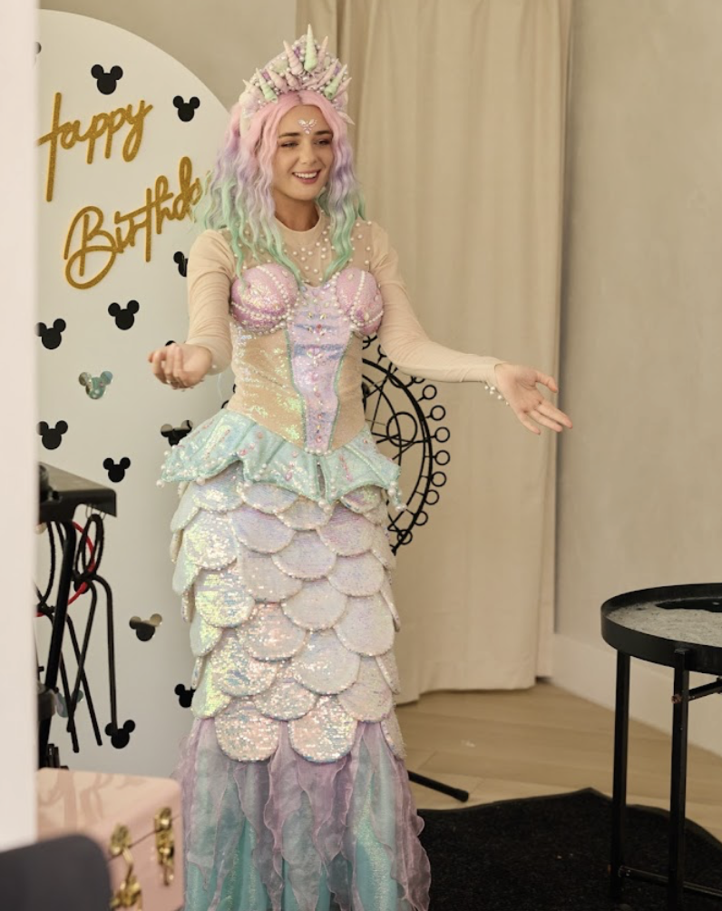 Mermaid character entertainer performing at a LOULOU HOUSE birthday party