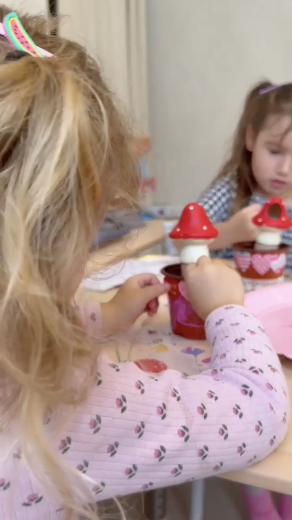 Children creating during a workshop at LOULOU HOUSE